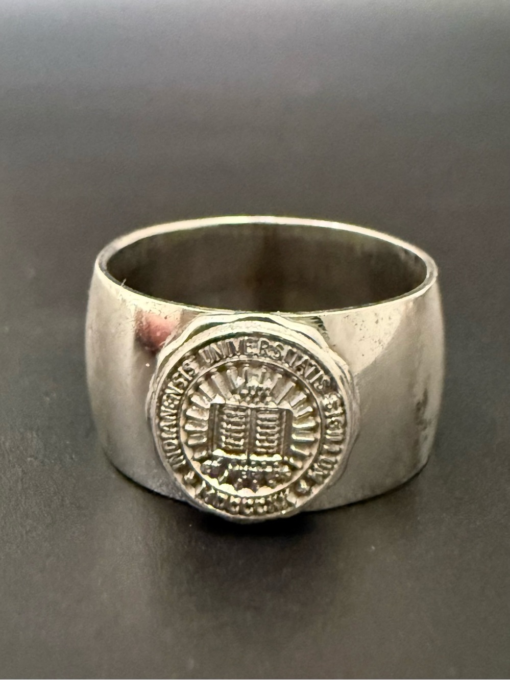 Vintage Sterling Silver Seal of Indiana University 1820 Signet Ring Size 6 6g.
